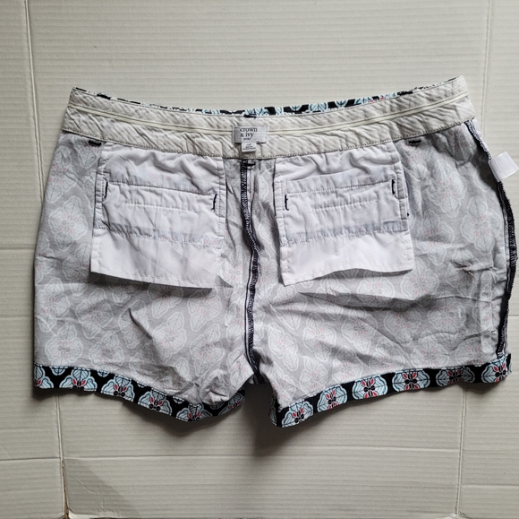 Crown & Ivy shorts size 12P mid rise preppy summer beach casual petite floral - Picture 3 of 13